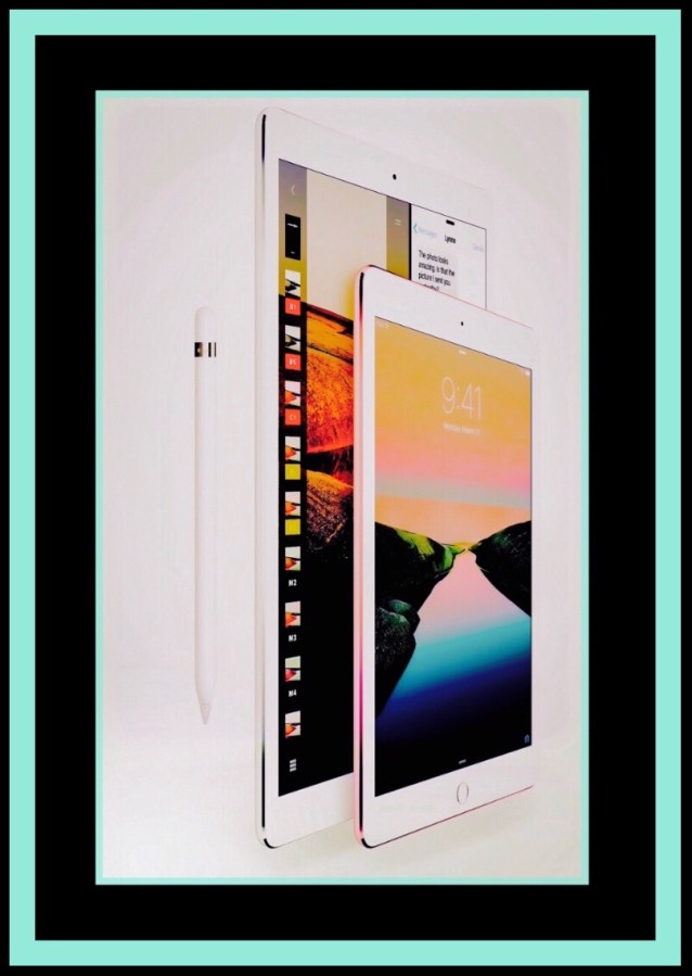 2 Different sizes of iPad Pro and Pencil